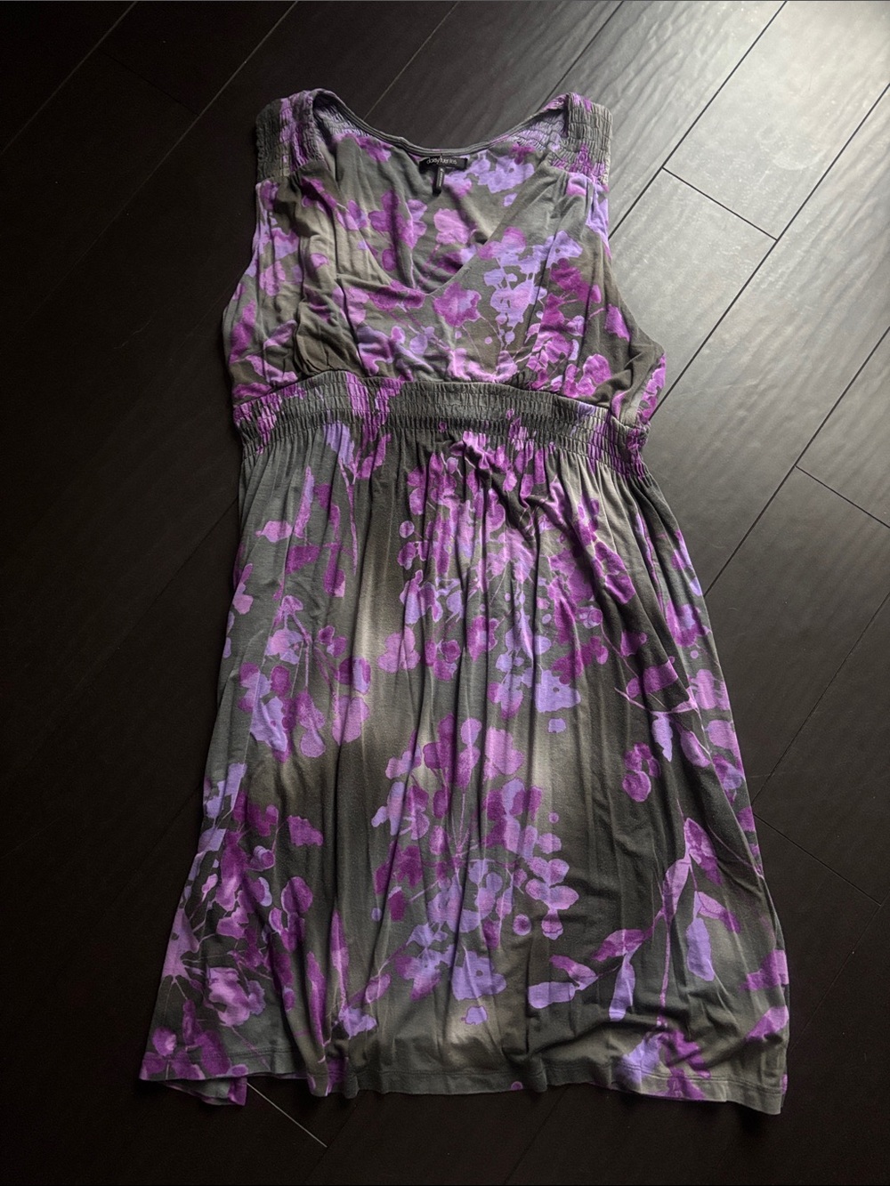 Daisy Fuentes Gray Sleeveless Midi Dress with Purple Floral Pattern